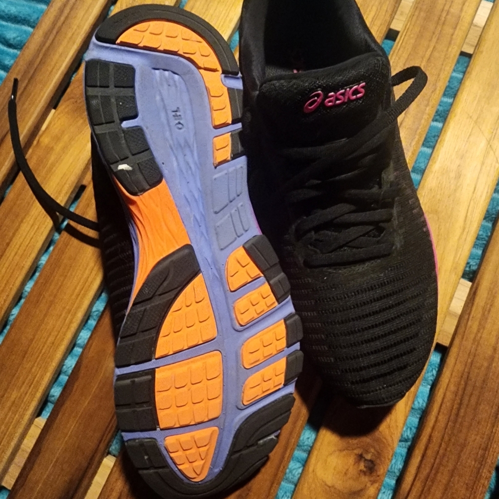 Asics - Picture 2 of 2